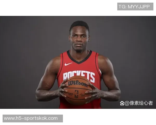 普尔替补表现平平11投5中贡献13分4板2助罚球状态不佳仅中1球